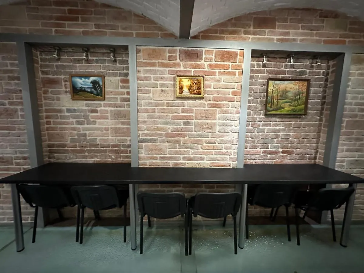A1 Apartments Львов Хостел